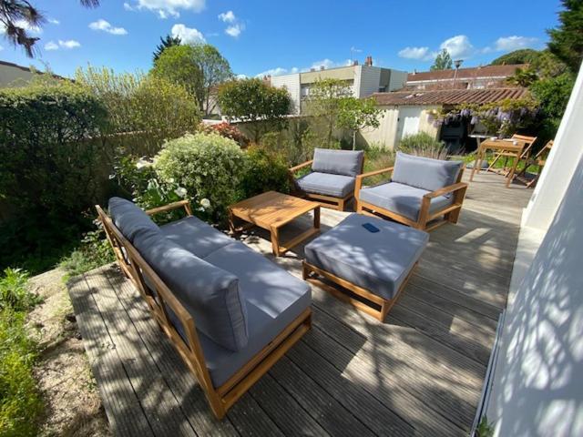 Maison Centre Ville Avec Jardin , Terrasse, Et Garage Velos La Rochelle  Buitenkant foto
